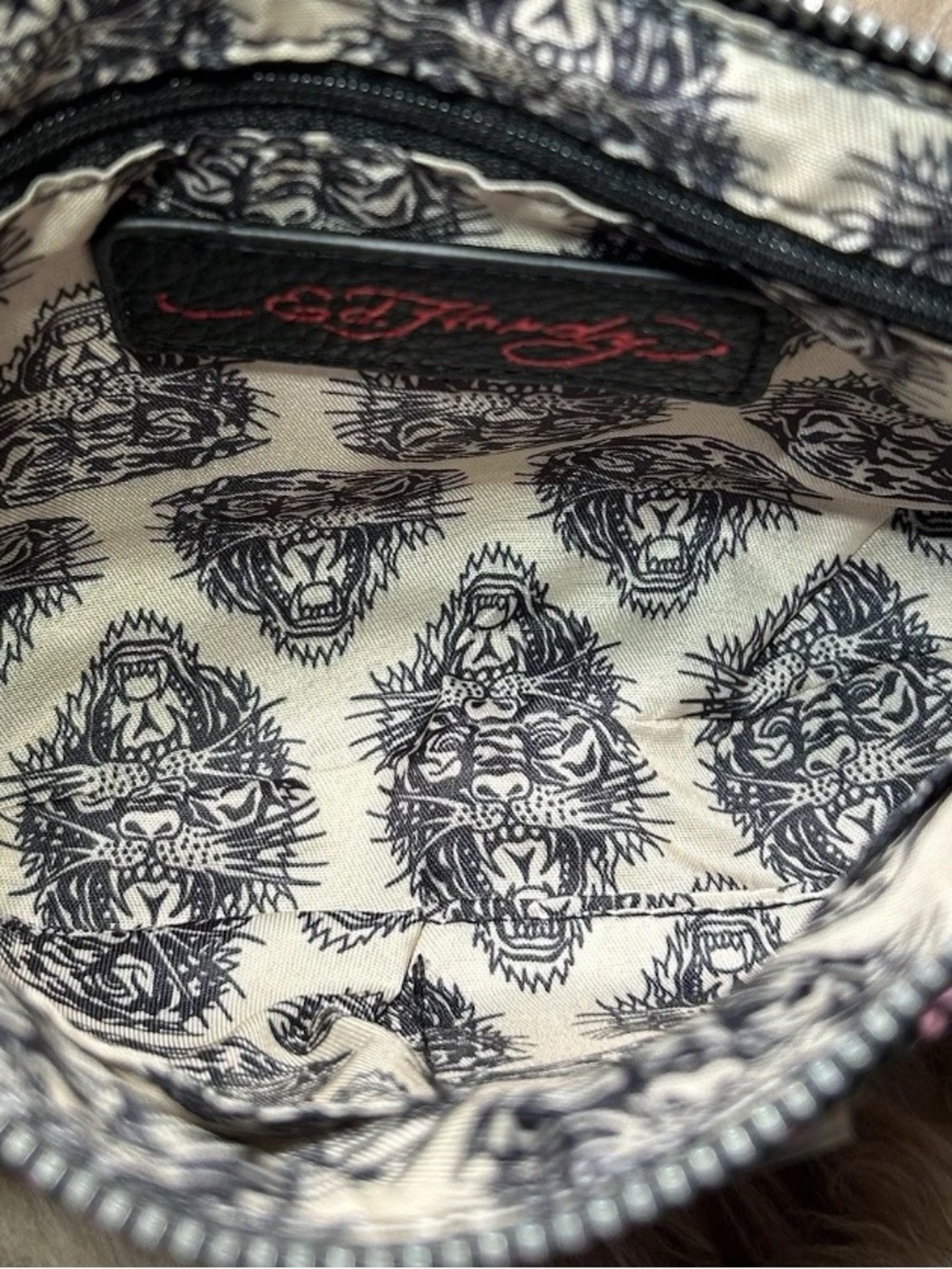 Ed Hardy Black & Pink Skull Crossbones Shoulder Bag NWT - Picture 4 of 11